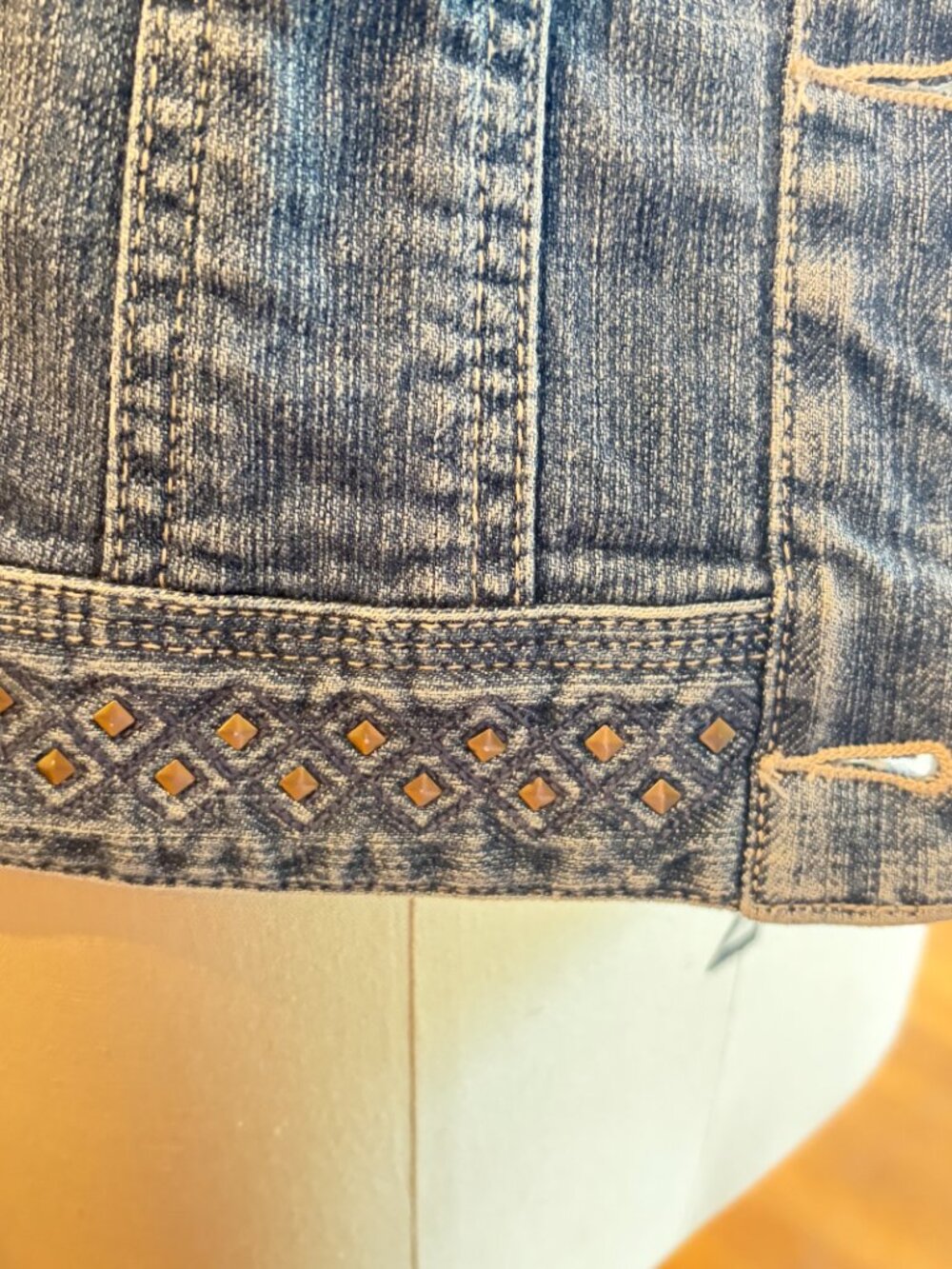 Chico's Platinum Embellished Denim Vest Size Small (Size 0) - Picture 7 of 8